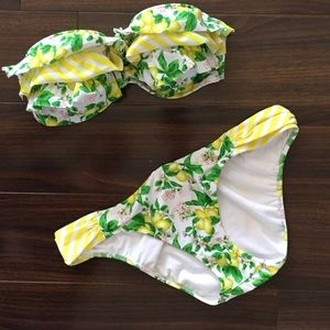 Victoria’s Secret Lemon Print Bikini Size 34D/L